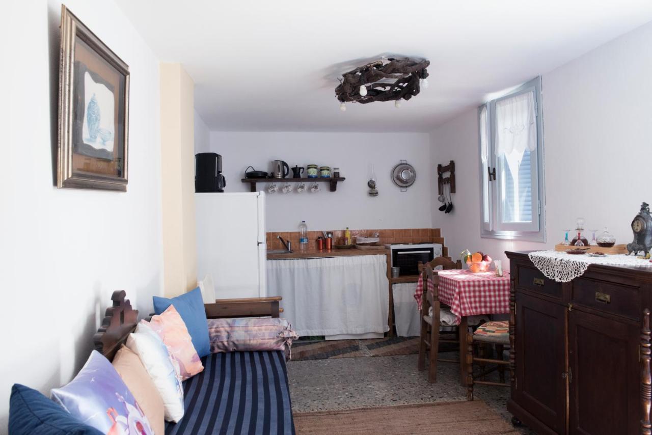 Calderimi Traditional Houses Fira  Bagian luar foto